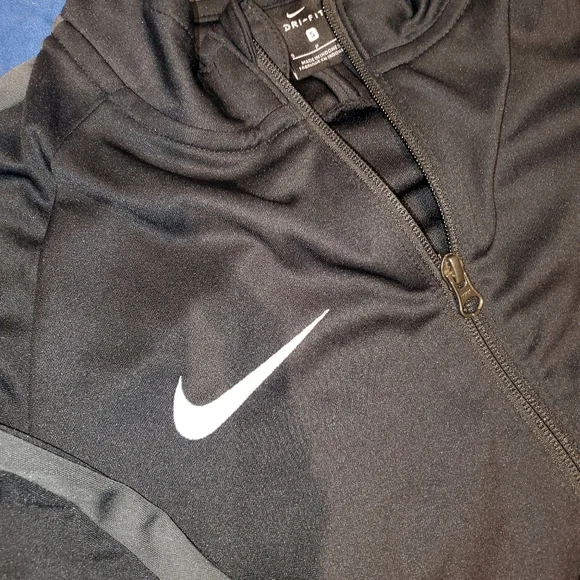 🔥Nike track jacket🔥 - Picture 1 of 6